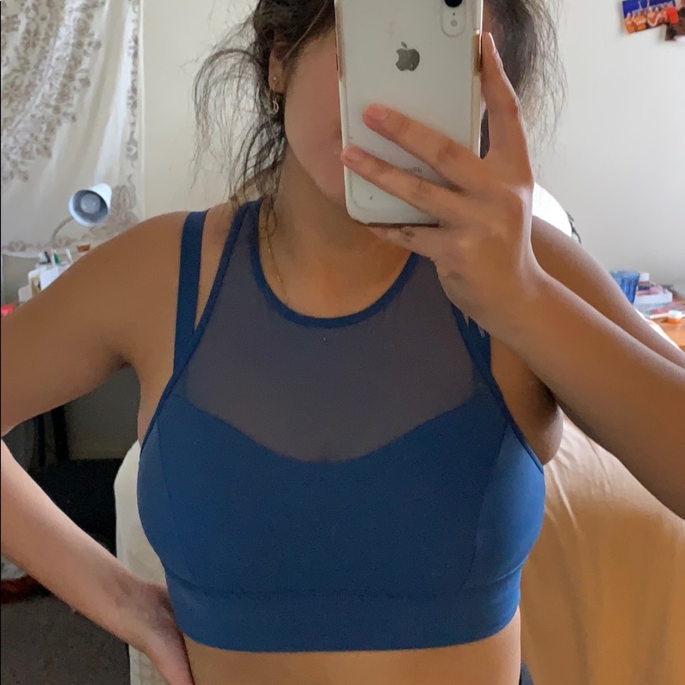 Lululemon sports bra